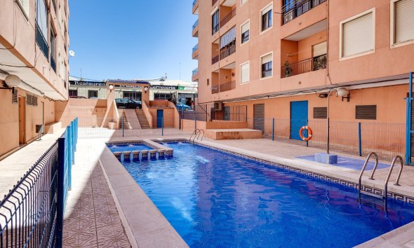Revente - Apartment -
Torrevieja - Centro