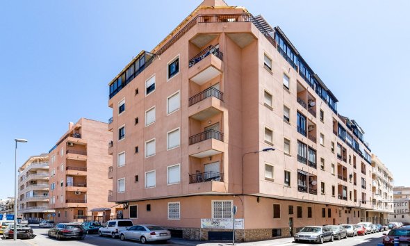 Revente - Apartment -
Torrevieja - Centro