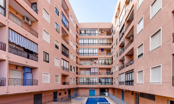 Revente - Apartment -
Torrevieja - Centro
