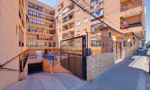 Revente - Apartment -
Torrevieja - Centro