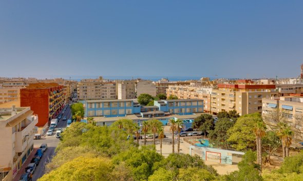Revente - Apartment -
Torrevieja - Centro