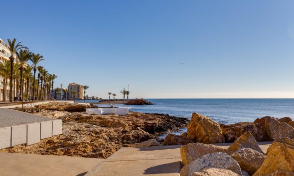 Revente - Apartment -
Torrevieja - Centro