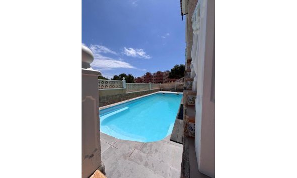 Revente - Town House -
Villamartin - Costa Blanca