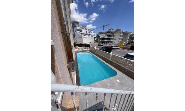 Revente - Town House -
Villamartin - Costa Blanca