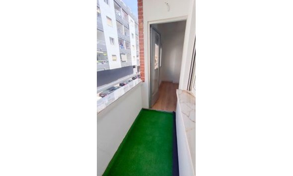 Revente - Apartment -
Torrevieja - Centro