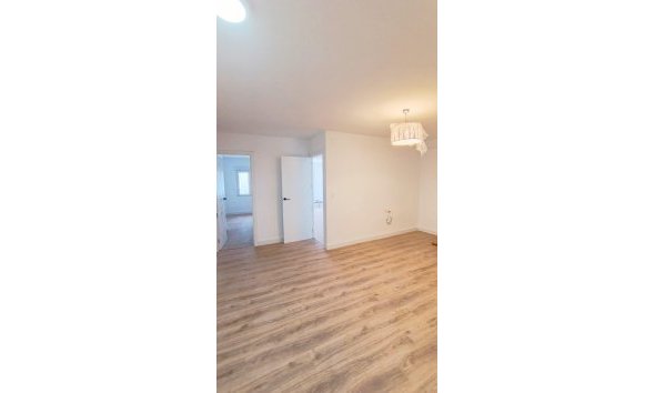 Revente - Apartment -
Torrevieja - Centro