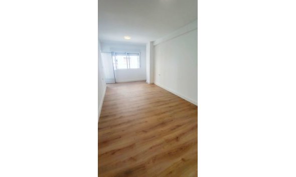 Revente - Apartment -
Torrevieja - Centro