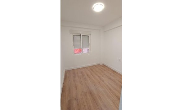 Revente - Apartment -
Torrevieja - Centro
