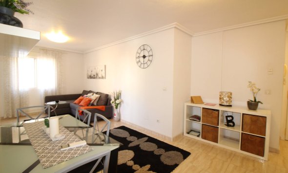 Revente - Apartment -
Torrevieja - Centro