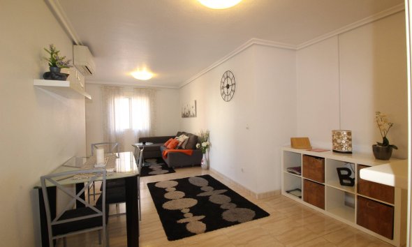 Revente - Apartment -
Torrevieja - Centro