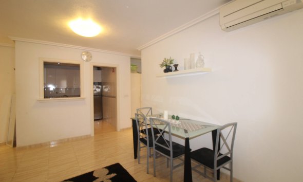 Revente - Apartment -
Torrevieja - Centro