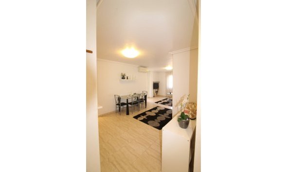 Revente - Apartment -
Torrevieja - Centro