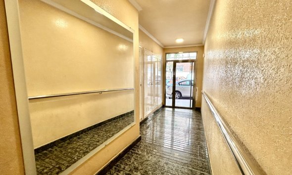 Revente - Apartment -
Torrevieja - Costa Blanca