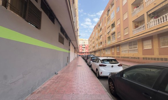 Resale - Apartment -
Torrevieja - Centro