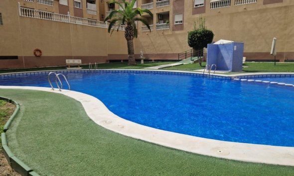 Resale - Apartment -
Torrevieja - Centro