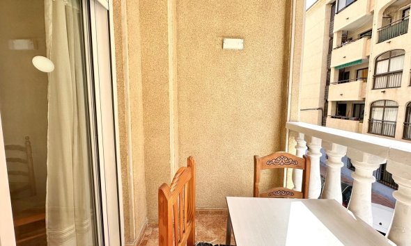 Resale - Apartment -
Torrevieja - Centro