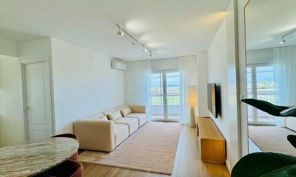 Revente - Attique -
Torrevieja - Punta Prima