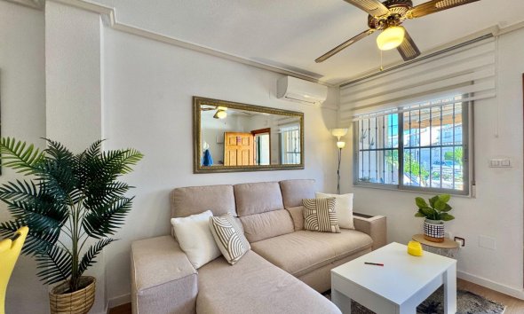 Reventa - Town House -
Orihuela Costa - Las Filipinas