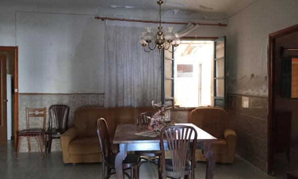 Reventa - Semi Detached -
Los Montesinos