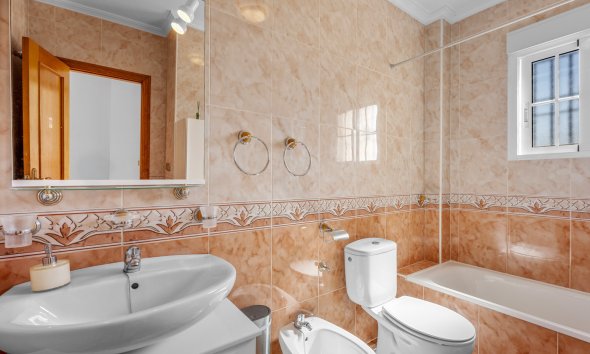 Revente - Quad House -
Cabo Roig - Costa Blanca