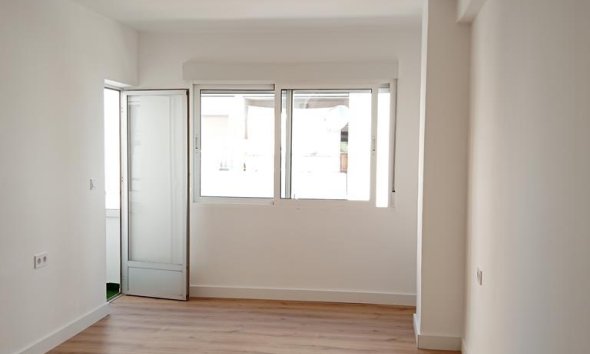 Revente - Apartment -
Torrevieja - El Molino