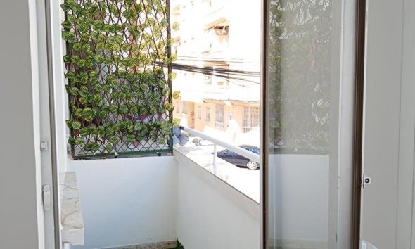 Revente - Apartment -
Torrevieja - El Molino