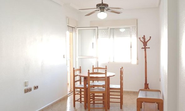 Revente - Apartment -
Los Montesinos - PUEBLO CENTRO
