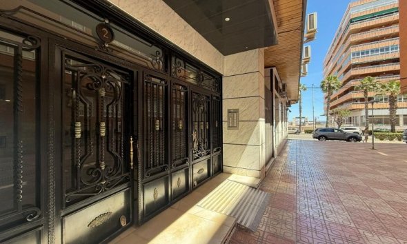 Revente - Apartment -
Torrevieja - Costa Blanca