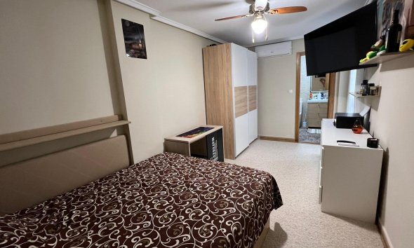 Revente - Apartment -
Torrevieja - Centro