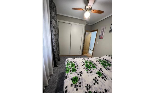 Revente - Apartment -
Torrevieja - Centro