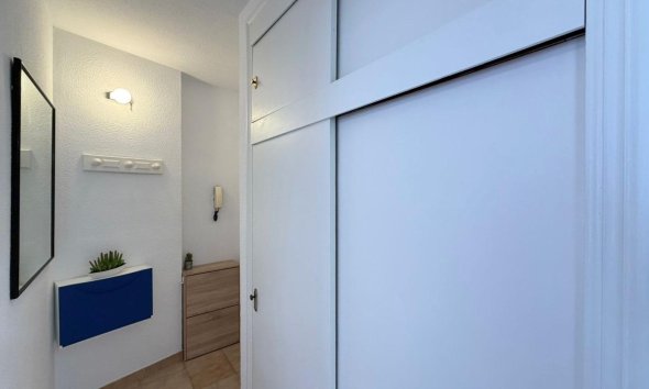 Revente - Apartment -
Torrevieja - Centro