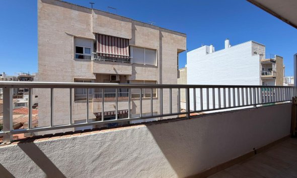 Revente - Apartment -
Torrevieja - Centro