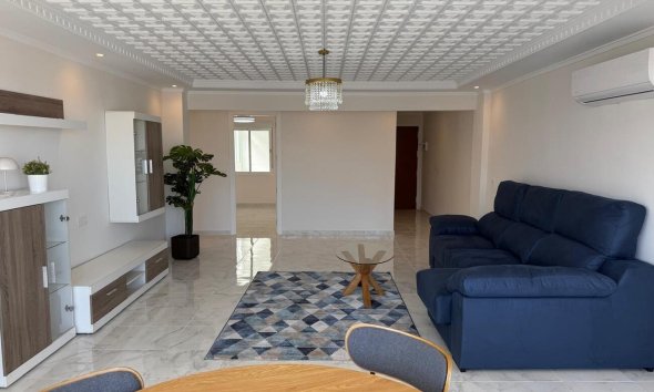 Revente - Apartment -
Torrevieja - Playa del Acequión