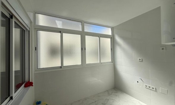 Revente - Apartment -
Torrevieja - Playa del Acequión