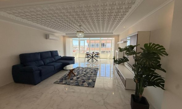 Revente - Apartment -
Torrevieja - Playa del Acequión