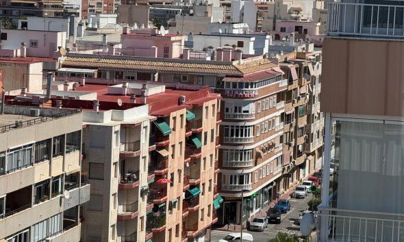 Revente - Apartment -
Torrevieja - Playa del Acequión