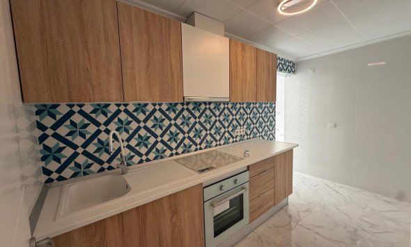 Revente - Apartment -
Torrevieja - Playa del Acequión