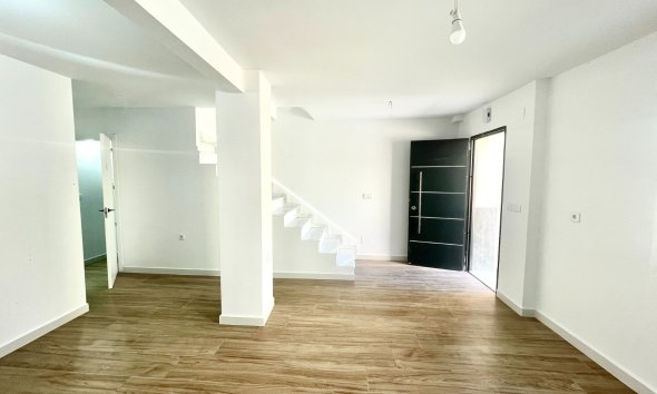 Reventa - Town House -
Daya Vieja - Costa Blanca