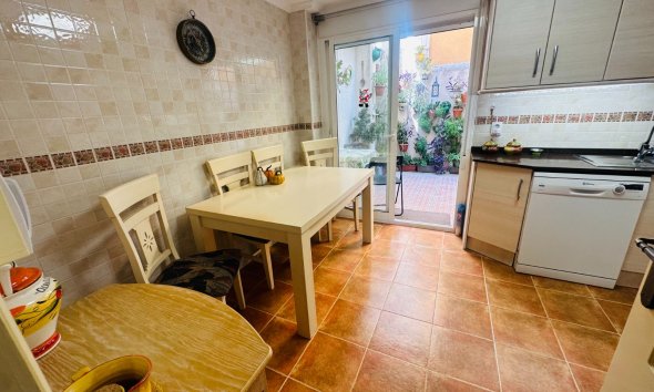 Revente - Town House -
Jacarilla - Inland