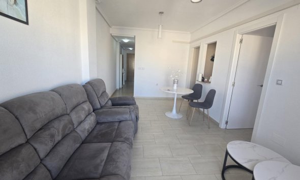 Revente - Apartment -
Torrevieja - Centro
