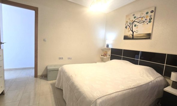 Revente - Apartment -
Torrevieja - Centro