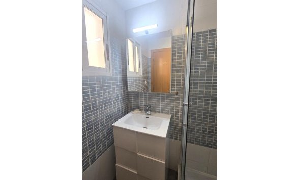 Revente - Apartment -
Torrevieja - Centro