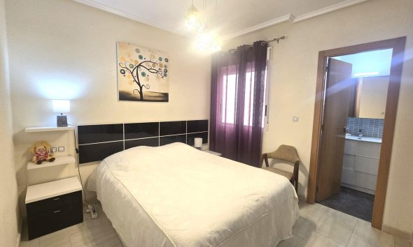 Revente - Apartment -
Torrevieja - Centro