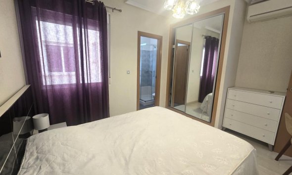 Revente - Apartment -
Torrevieja - Centro