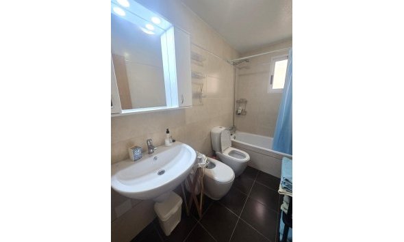 Revente - Apartment -
Torrevieja - Centro