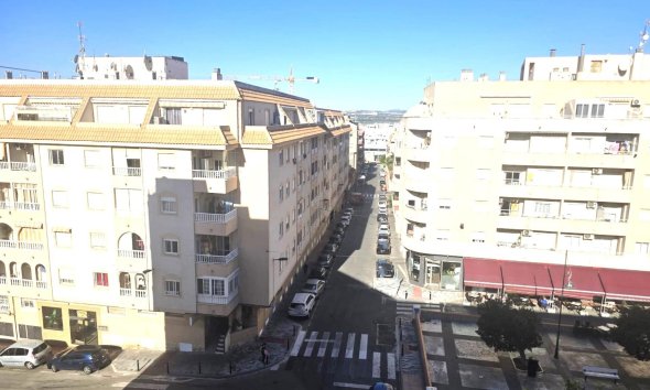 Revente - Apartment -
Torrevieja - Centro