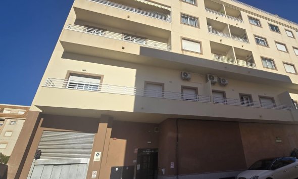 Revente - Apartment -
Torrevieja - Centro