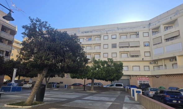 Revente - Apartment -
Torrevieja - Centro