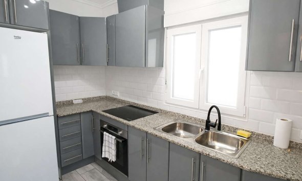 Revente - Villa -
Rojales - Inland