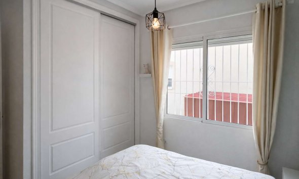 Revente - Villa -
Rojales - Inland